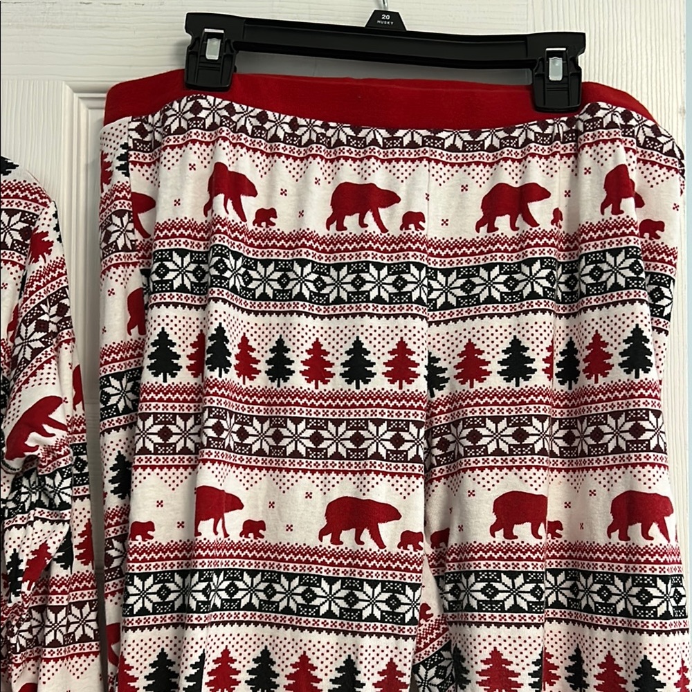 Wondershop by Target Red, Black, and White Bear Print Pajamas. - Picture 6 of 13